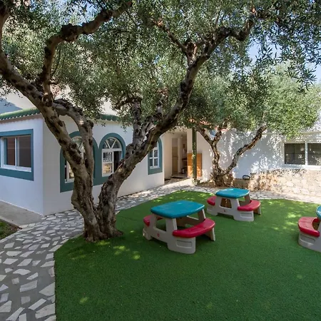 מלון Stefan Village 4*